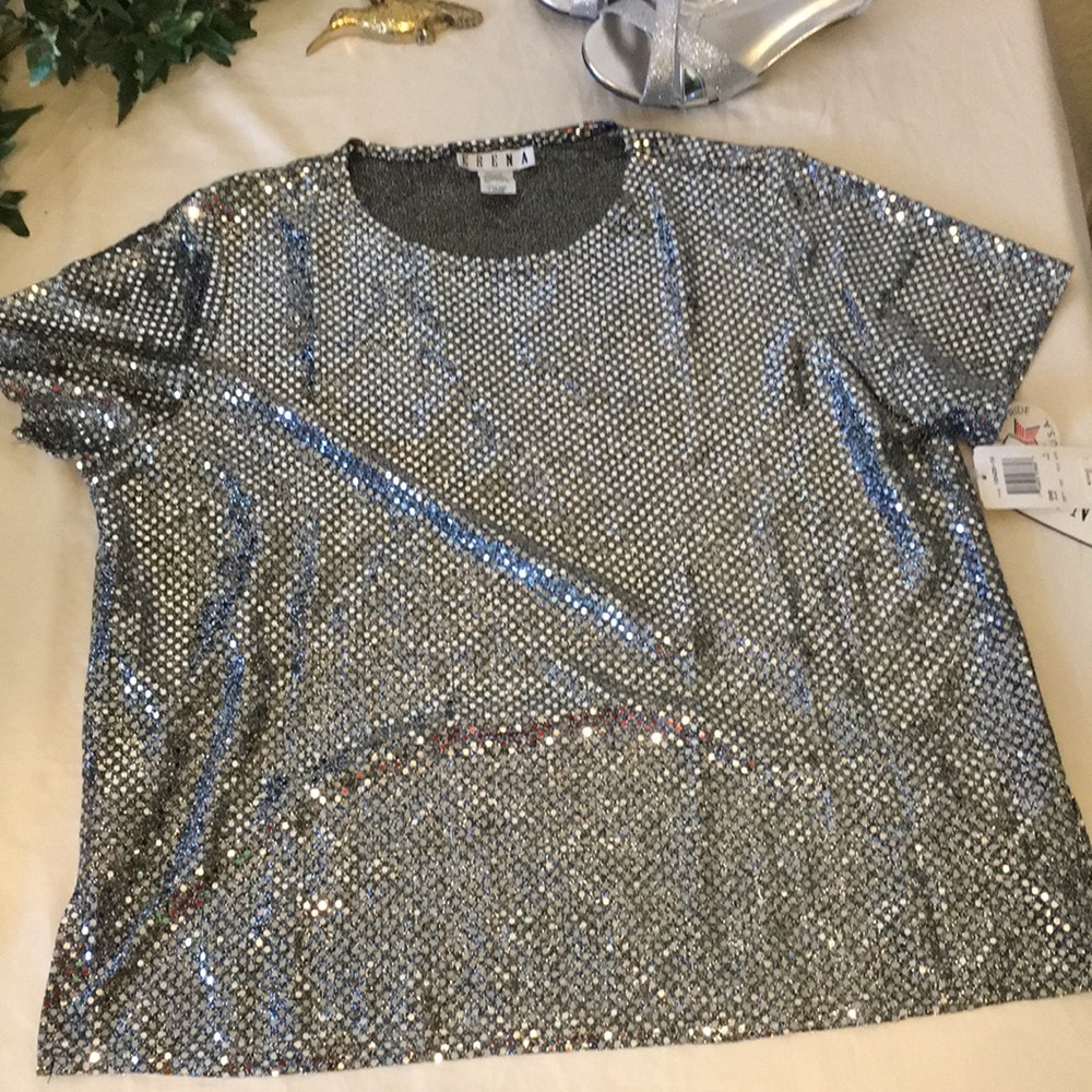Erena Sparkling Tee - Picture 2 of 8